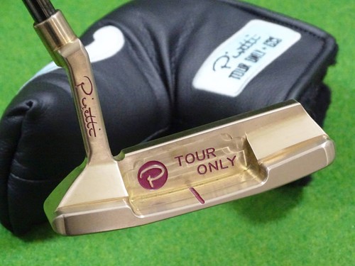 New PGA Tour Supply PIRETTI TESORA GSS 365G SHINNY GOLD PURPLE Putter 35 Inch - Picture 9 of 9