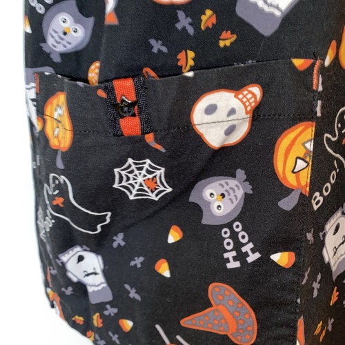 Koi by Kathy Peterson 3 Pocket Halloween Women’s Scrub Top Size 2X - Picture 4 of 11