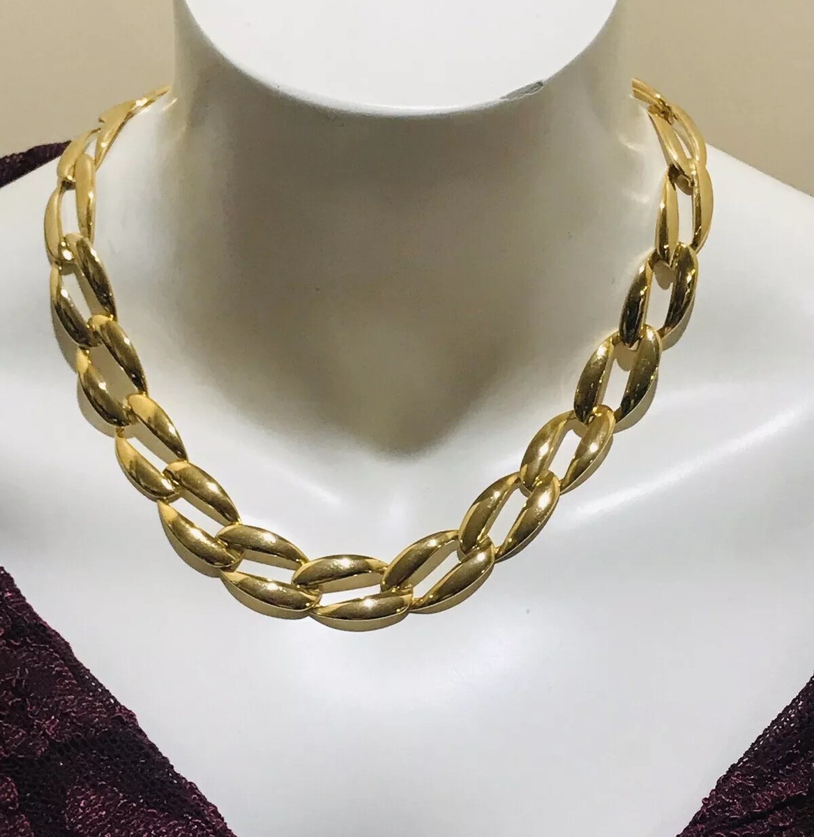 VINTAGE HigH End CHAIN IN GOLD COLOR FOR WOMEN. FROM THE 80s 17.5