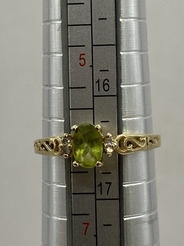 14K Yellow Gold Peridot & Diamond Ring Size 6.25US - Picture 2 of 7