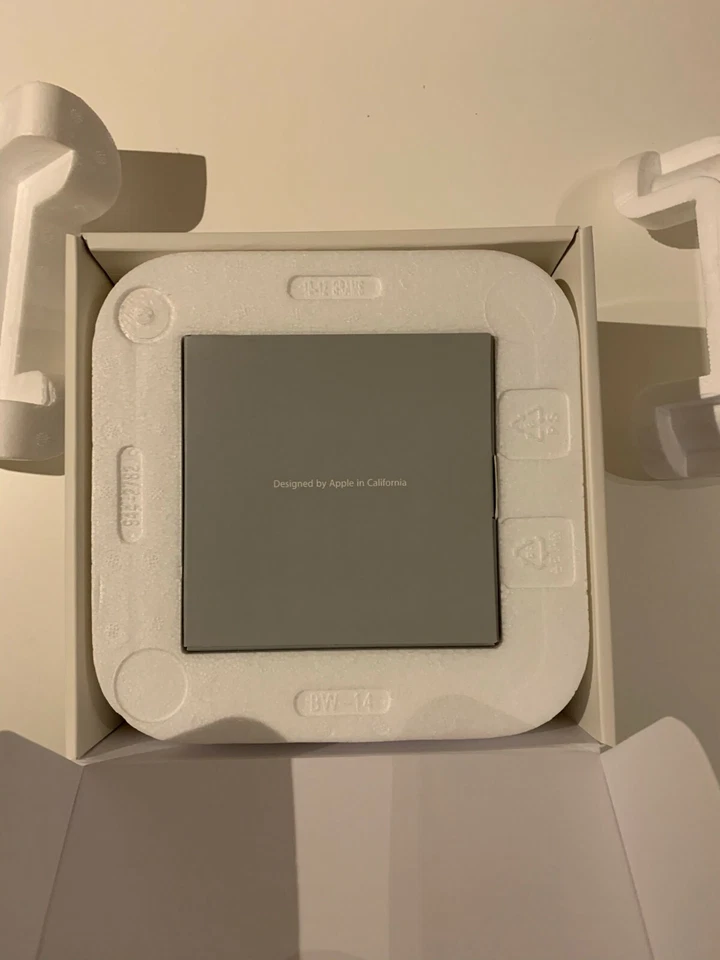 Apple Mac mini Desktop - MA206LL/A (February, 2006) - Image 2 of 4