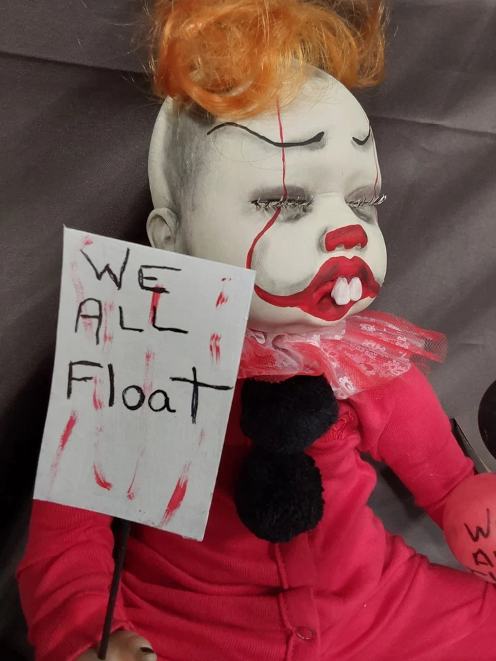 Sinisterly Sissy's 'Baby Pennywise ' , Spooky, Creepy, Scary, 20 inch - Image 3 of 4