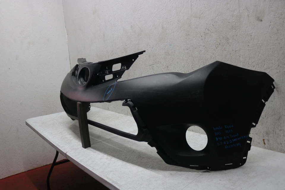 Cubierta del parachoques delantero Toyota RAV4 2013 2015 Foto 3 de 4
