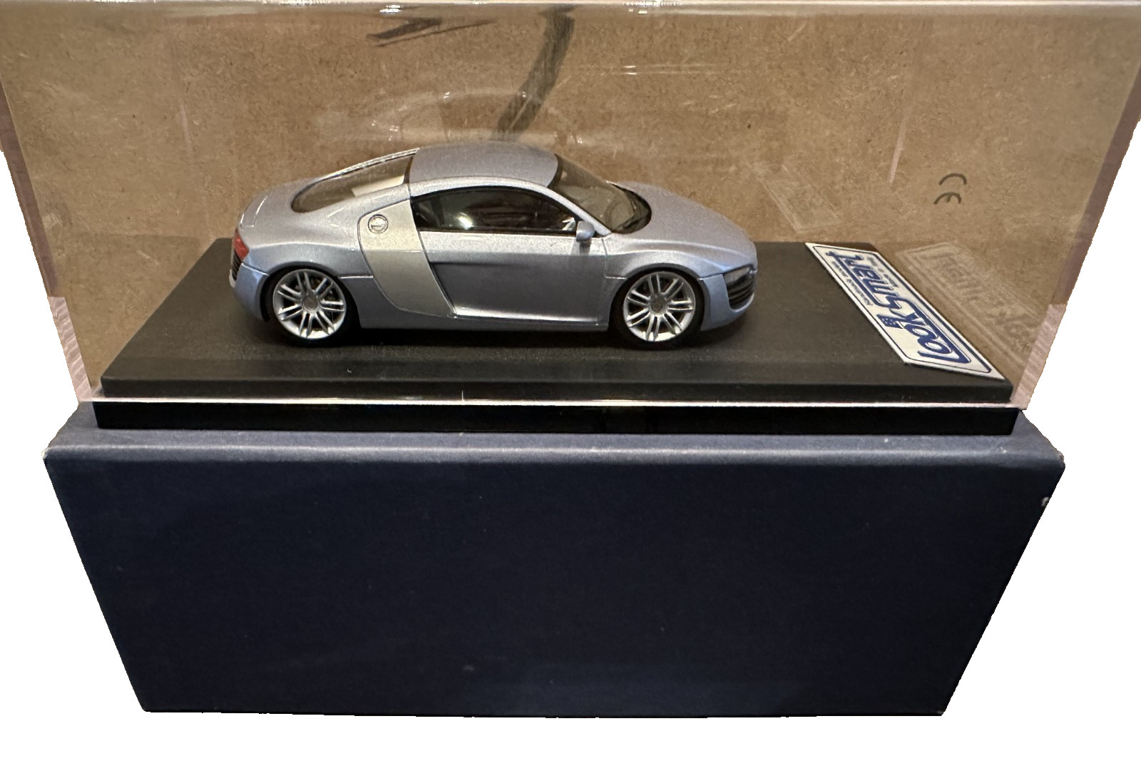 Audi Le Mans Quattro Looksmart 1/43 idée cadeau idéale pour collectionneur de voitures miniatures