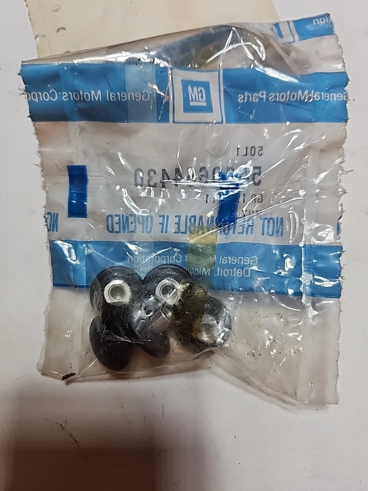 Juego de 5 tuercas de cierre originales GM 206644430 Monte Carlo Malibu Cadillac NOS  Foto 2 de 2