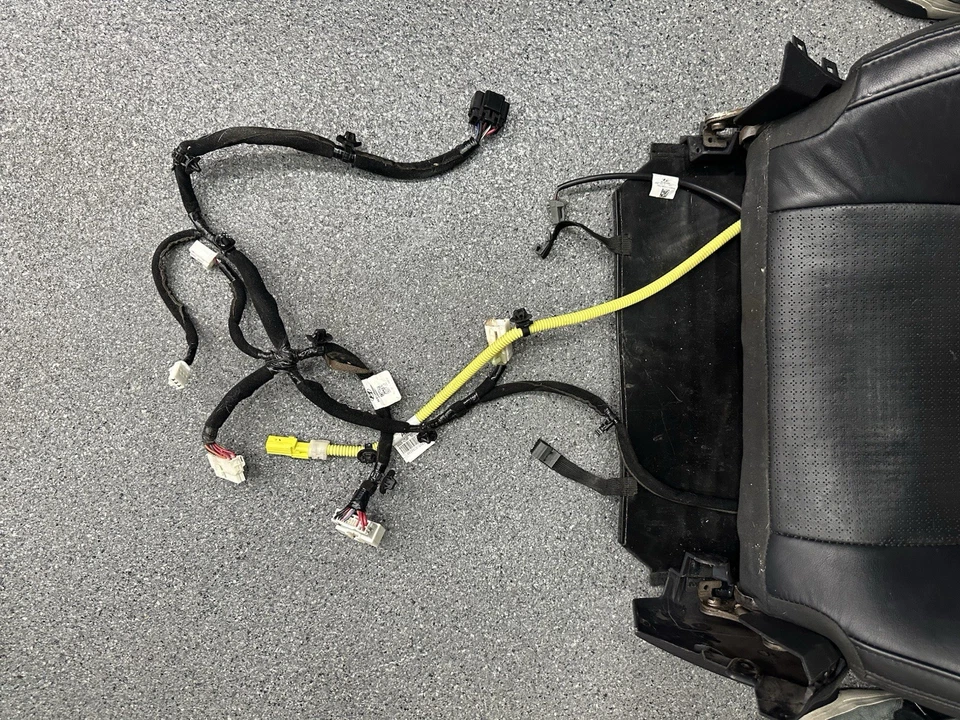 HYUNDAI SANTA FE SPORT COMPLETE FRONT PASSENGER SEAT UPPER CUSHION OEM 2013-2016 - Image 2 of 3