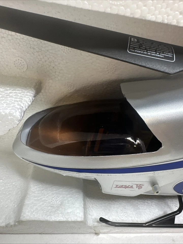 MICRO GEAR LAMA V6 Remote Control Helicopter W/ Xtra Blades See Photos & Descrip - Image 2 of 4