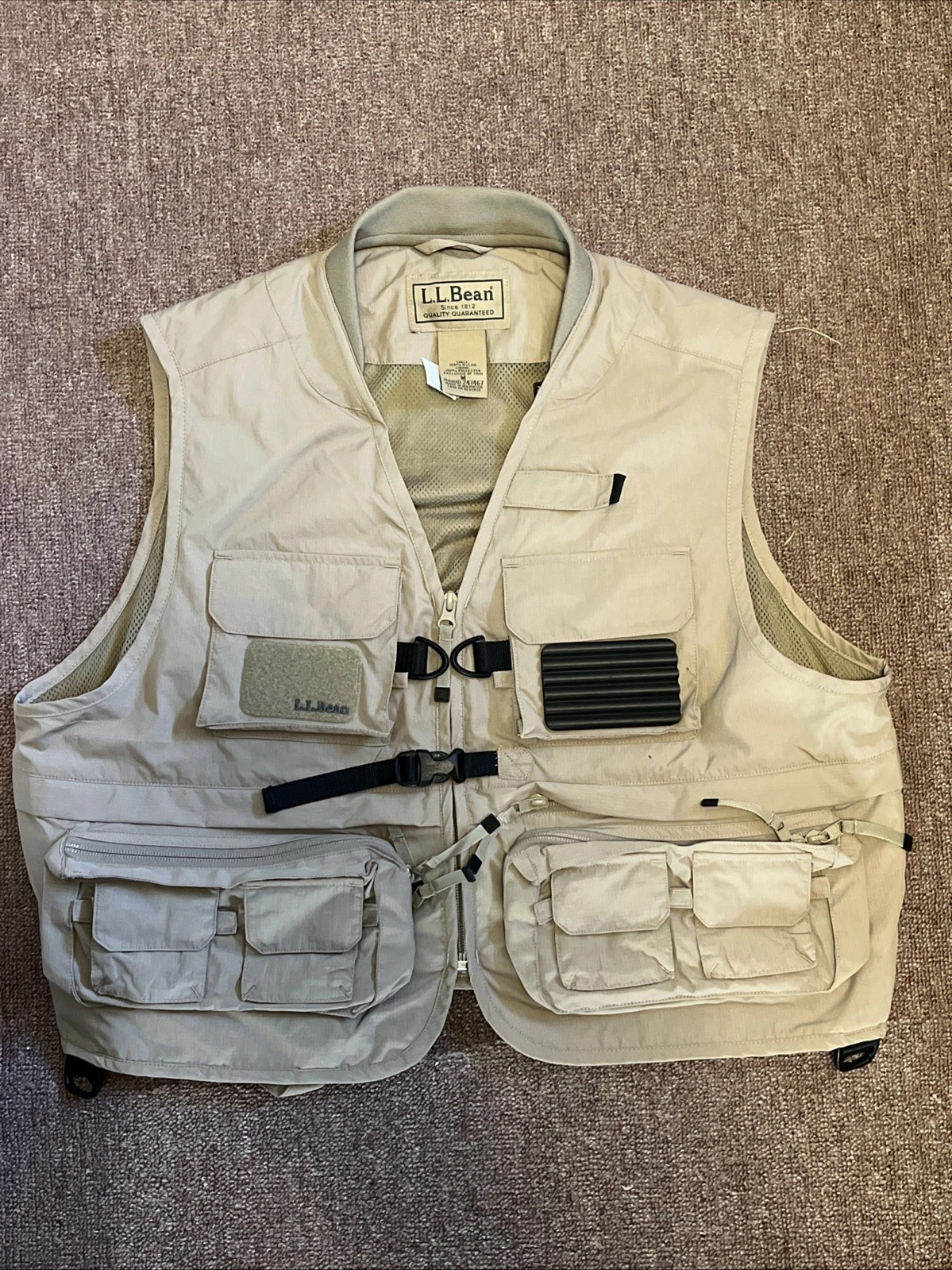 L.L.Bean Vest Mens Medium Khaki Fishing Utility Mesh Pockets Zip Buckle 247467