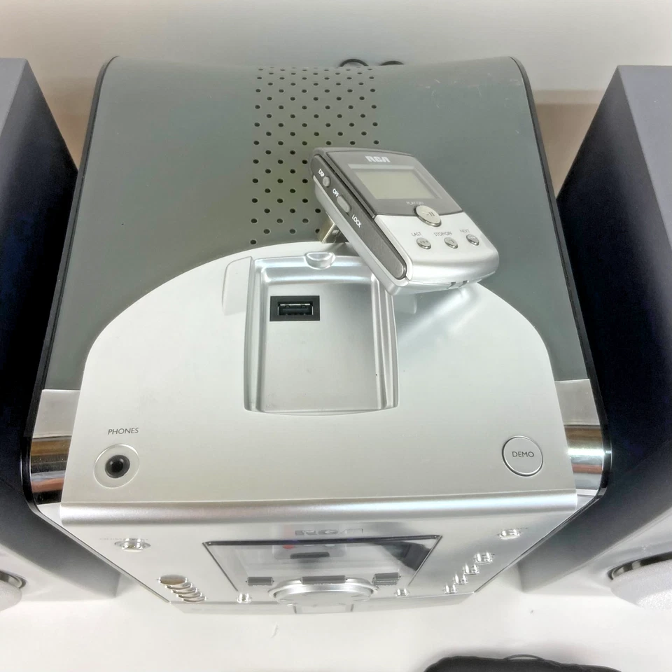 RCA RS2056 5-CD/MP3/Tuner/AUX Stereo System w/ Remote & MP3 Player ~ Very Good - Image 4 of 4