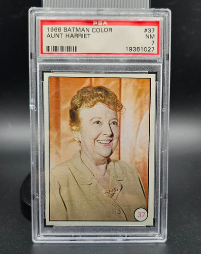 1966 Topps Batman Bat Laffs #37 Aunt Harriet