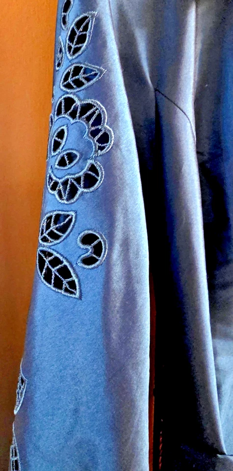 Vestido Camisa Rickie Freeman para Teri Jon Tafetán Cuello Ojales, Manga Azul Talla 8 $ Foto 4 de 4