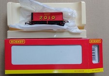 Hornby. R6501 2010 7 Plank Open Wagon Red Model Railway. Boxed. New.