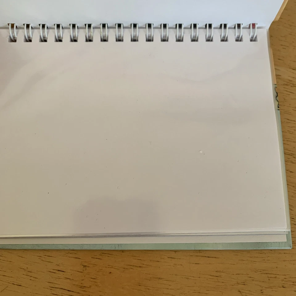 Álbum de fotos Brag Book Garden Feline Ursula Dodge de CRGIBSON tiene capacidad para fotos de 24-4x6 Foto 4 de 4