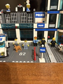 LEGO CITY: Police Station (7498)