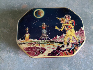 1960'S FILLERYS TOFFEE TIN SPACE EXPLORATION ASTRONAUTS