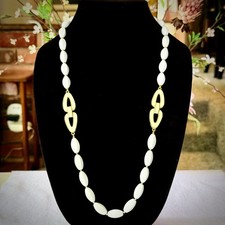 Vtg Goldtone Lucite Long White Beaded Necklace 33 Classic 70 s Statement Rare B
