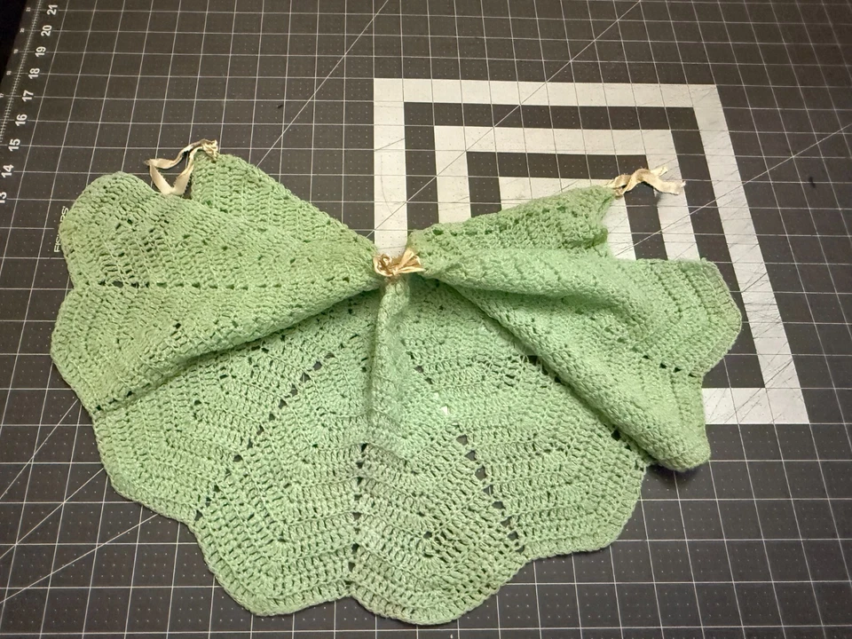 Vestido tejido vintage c. 1940-50 bebé niña verde menta hecho a mano Foto 4 de 4