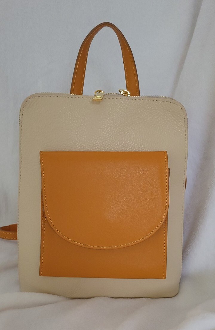 DIVINA FIRENZE Beige and Caramel Leather Backpack Purse Made  display picture 1