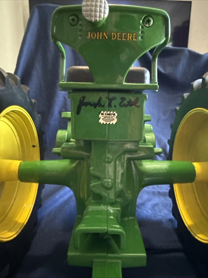 Signed Special Edition- John Deere 1:8 scale Model A Tractor NIB Rare Tractor LG - Image 4 of 4