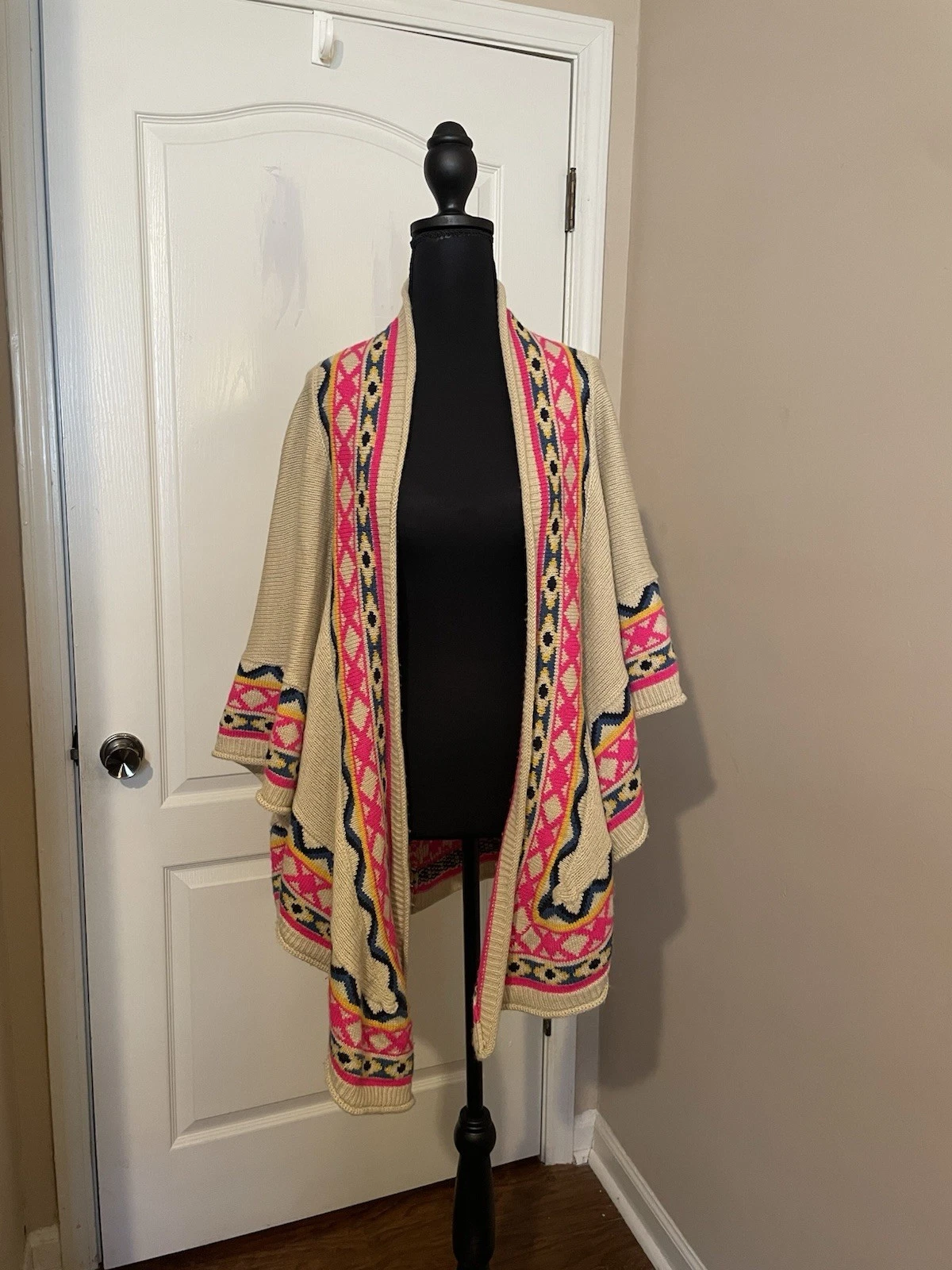 Fate Poncho Shawl Cape Wrap Tan Pink Boho Chic Tribal Native Aztec One Size
Opens in a new window or