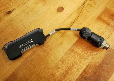 Keyence FS-V31P 12-24Vdc  Digital Fiber Optic Sensor - USED
