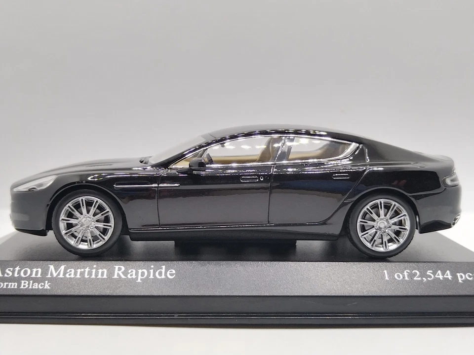Minichamps 1/43 Aston Martin Rapide 2010. Foto 3 de 4