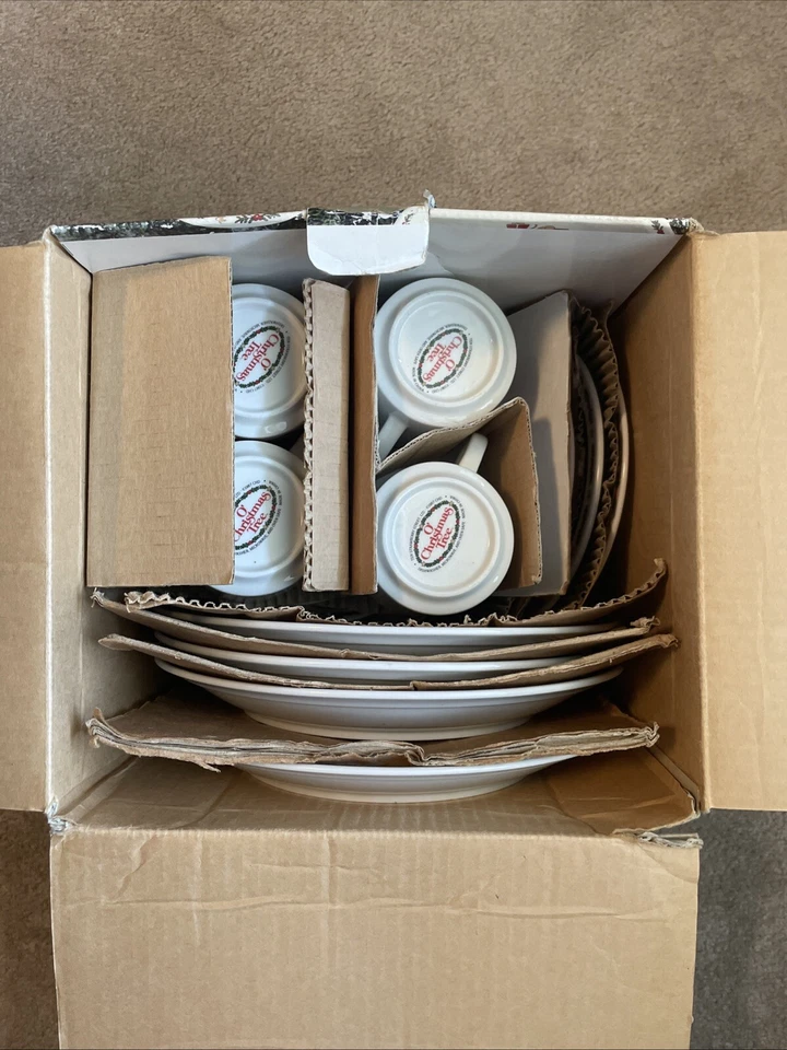 Servicio de vajilla vintage Ten Strawberry Street O' Christmas Tree para 4 ~ 20 piezas Foto 3 de 4