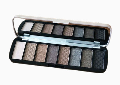 Revolution Soft Focus 8 Shades Lidschatten Palette 9,6g kompakt mit Spiegel 