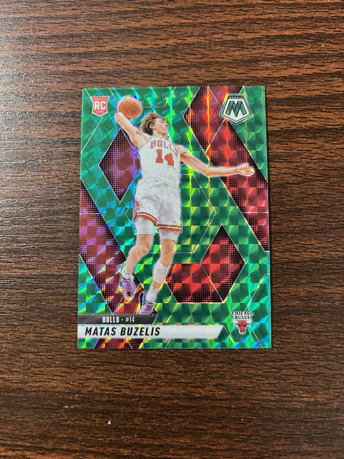 2024-25 Panini Mosaic - Rookies Matas Buzelis #223 Green Mosaic Prizm (RC)