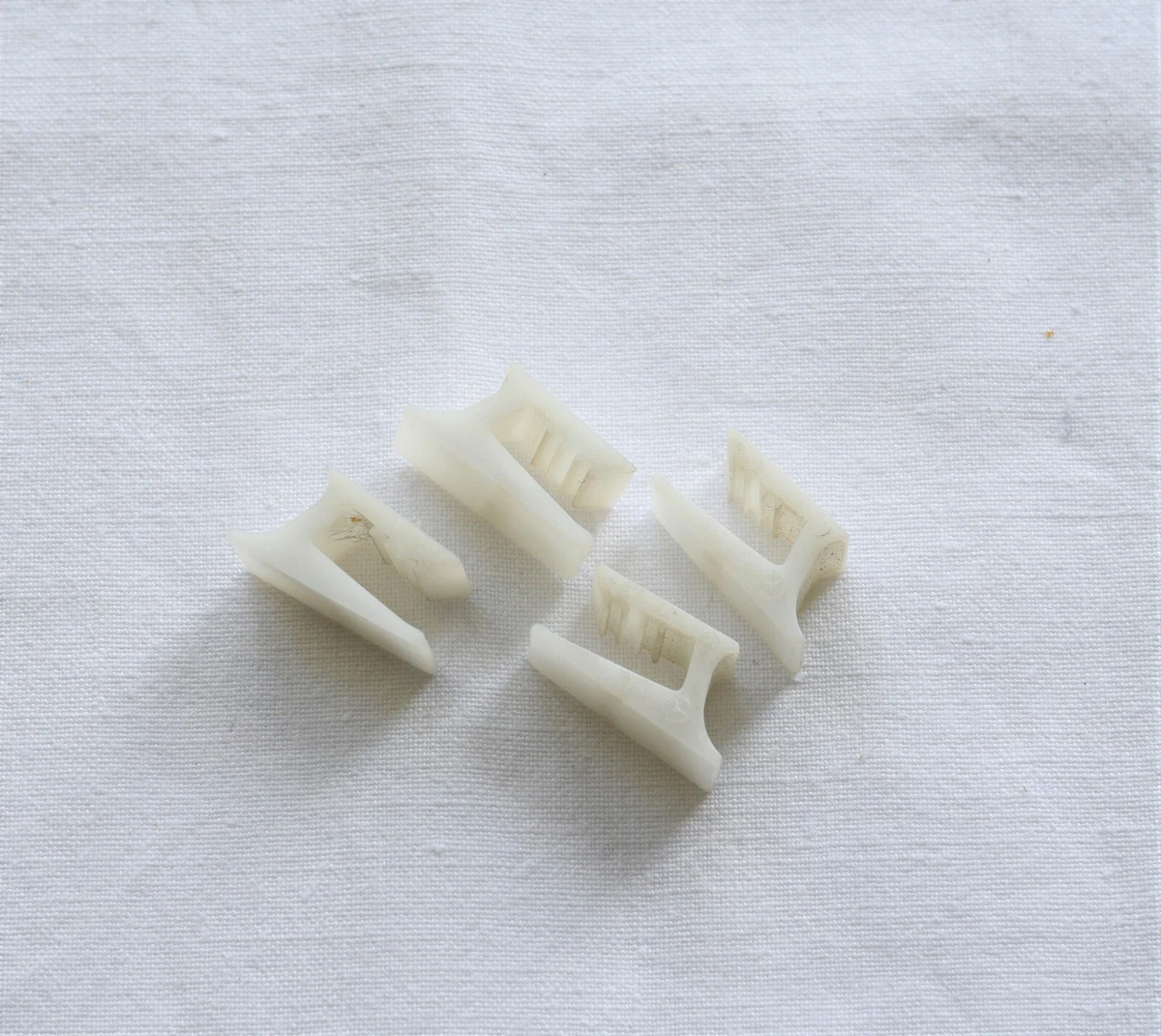 Original MERCEDES Klammer Tür Seitenfach 190 S124 W124 W201  