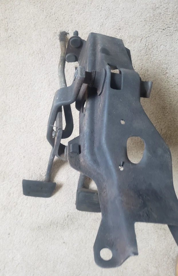 Chevrolet Chevelle El Camino 1966 66 original GM embrague y pedal de freno montaje Foto 2 de 4