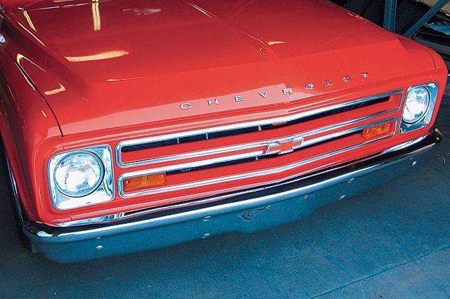 hood lip molding on 68 c-10 Each molding is manufactured in stamped aluminum to factory specifications with correct contours and bright finish for an authentic appearance. 67-68 Chevy C10 Truck Upper