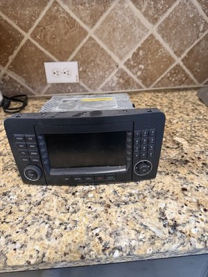 Mercedes-Benz  Navigation/ Radio + Full Harness   WORKS PERFECTLY