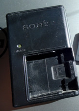 SONY BATTERY CHARGER BC-CSD FOR A SONY CYBERSHOT CAMERA