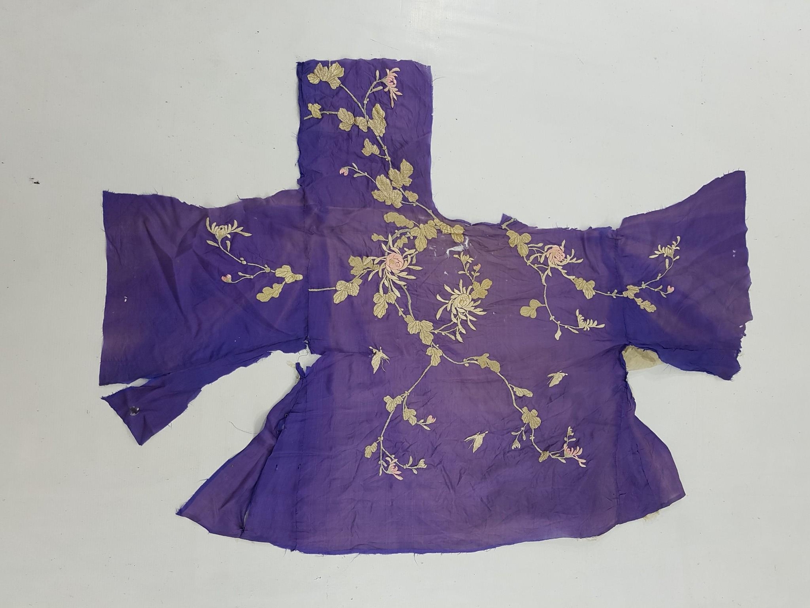 Antique Chinese Robe Floral Embroidered Fragment 50x25 inche
