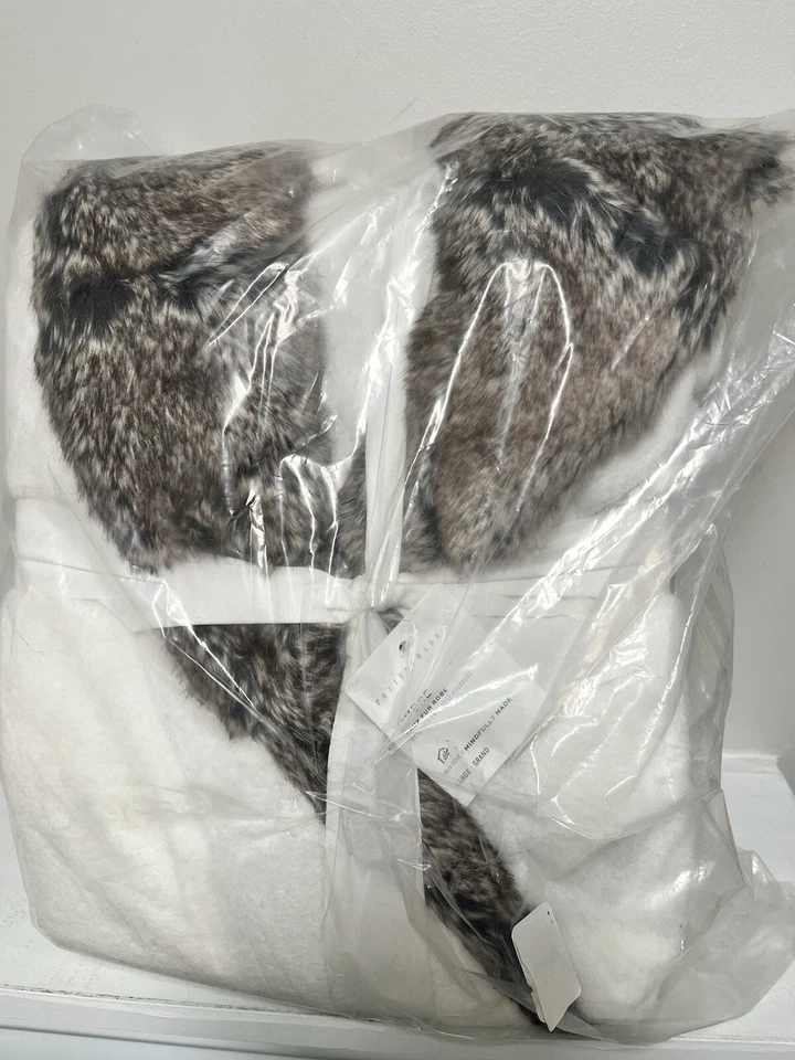 Bata forrada Pottery Barn Ombre piel sintética grande L gris ribete felpa suave NUEVA con etiqueta Foto 2 de 4