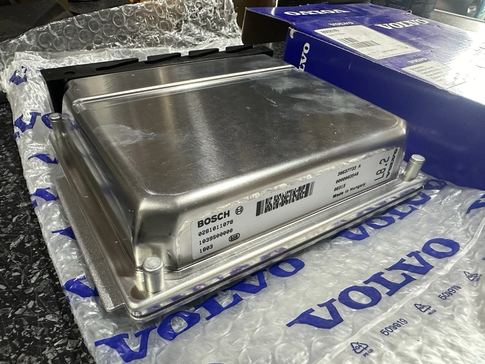 VOLVO V70 2 generation (2000-2008) Engine Control Unit ECU 8602746, 0281010319 - Image 2 of 4