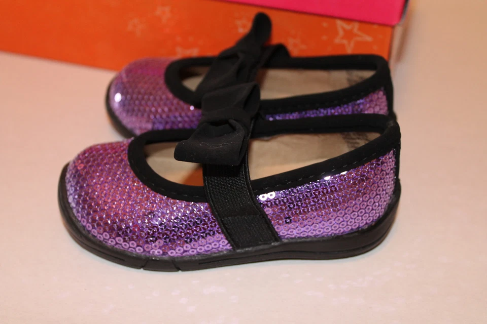 Sonoma Infantil Niño Niña Talla 5 Púrpura Lentejuelas Zapatos con Lazos Negros Macie NUEVO Foto 3 de 4