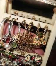 Lot of 15 Vtg Avon Holiday Christmas Tree Brooch Earrings Snowflakes Etc  Pin