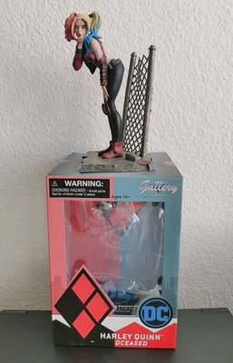 Diamond Gallery Diorama DC Harley Quinn DCeased Statue
