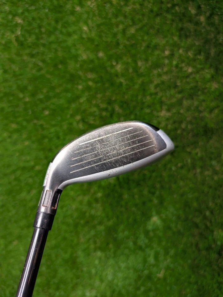 Taylormade M4 #4 Wood / 22 Degree / Regular Flex / 40.5" Length Golf Pride Grip - Image 3 of 4