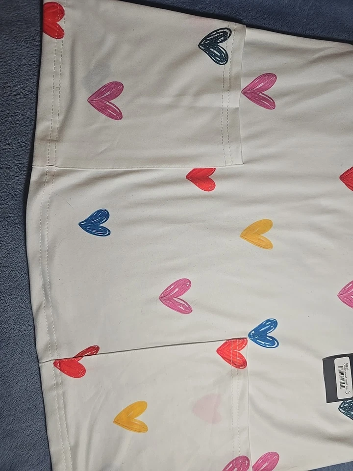 QuoiaAngel Scrubs - Heart Print Top - Size: Small **NEW W/TAGS** - Image 3 of 3