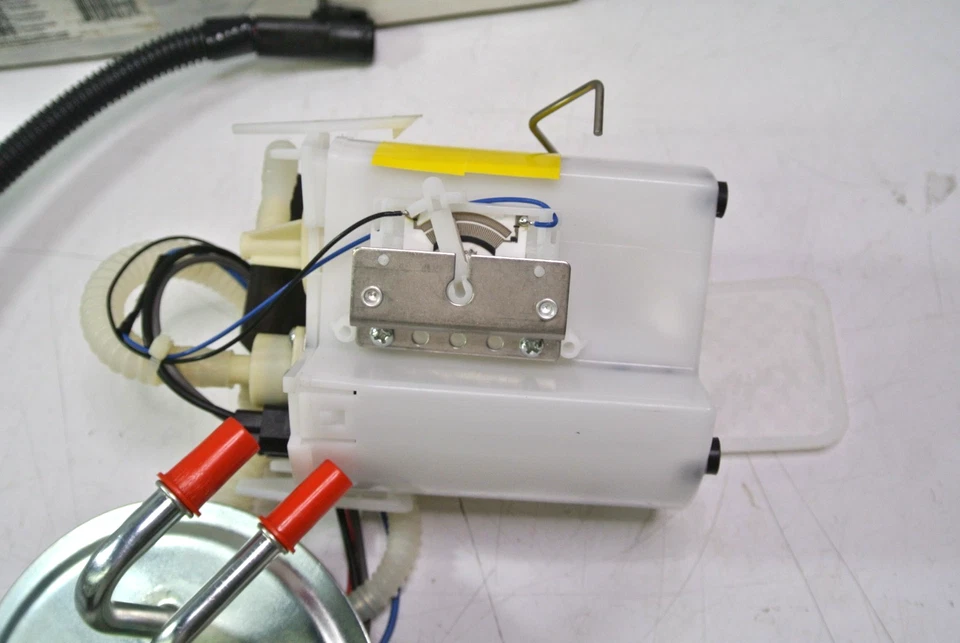 Spectra Premium Fuel Pump and Sender SP2041M For Lincoln Continental 1997-1997 Foto 2 de 4