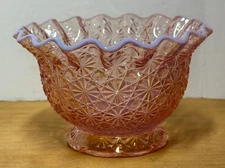 Vintage LE Smith Pink Opalescent Daisy & Button Mid-Century Modern Art Glass