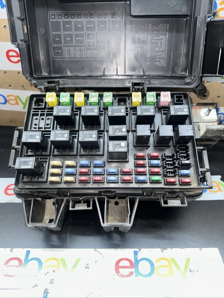 Painel de relé bloco fusível cabine Chevrolet Uplander 2007 3.9L - Imagem 3 de 4