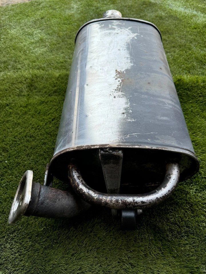 1999 - 2001 LEXUS ES300 3.0L EXHAUST MUFFLER ASSEMBLY OEM 231963 - Image 3 of 4