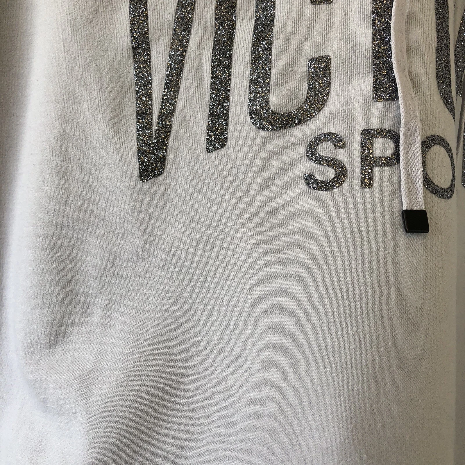 UNDERCOVER Victoria’s Secret Sport Felpa con Cappuccio Donna Grigio Chiaro Cropped Logo Shimmer Medium