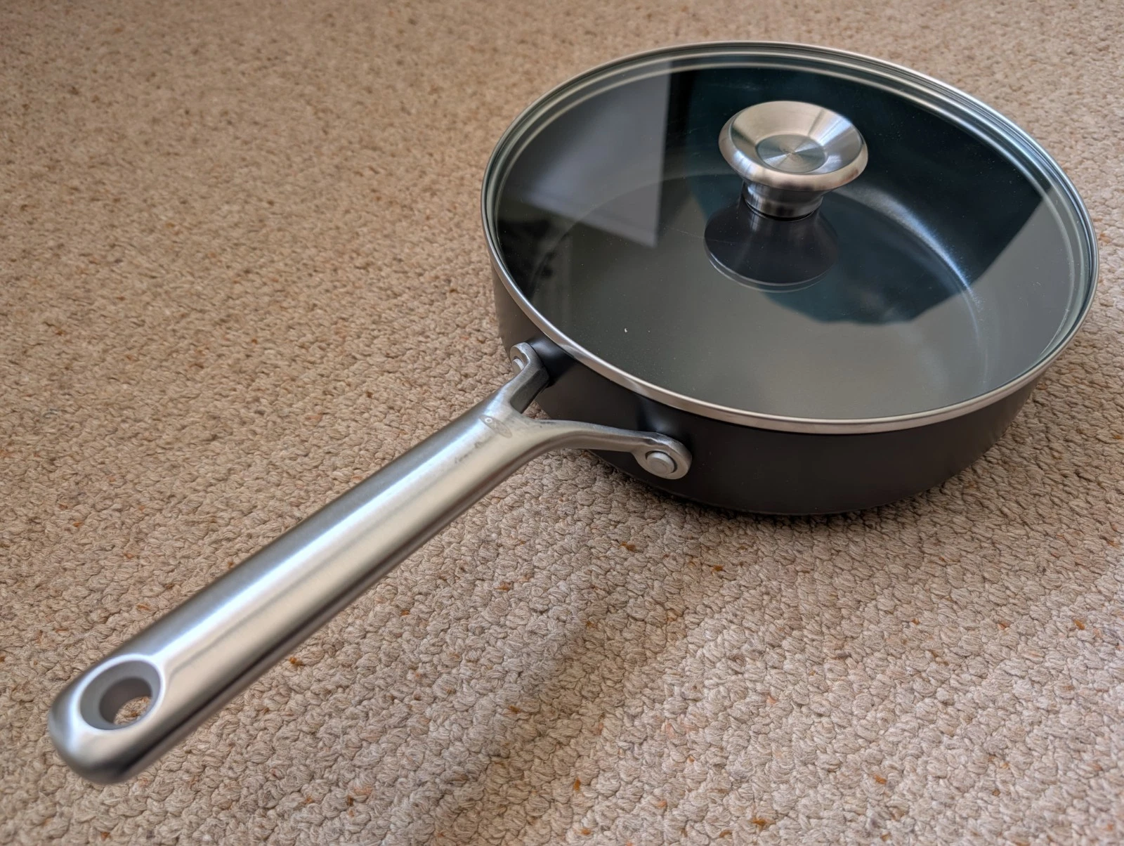 OXO Ceramic Non‑Stick Professional 24 cm Sauté Pan with Lid. Diamond‑Reinforced
