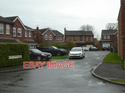 PHOTO  STOCK COPPICE CLOSE FROM BEARCROFT AVENUE IN THE GREAT MEADOW SECTION OF