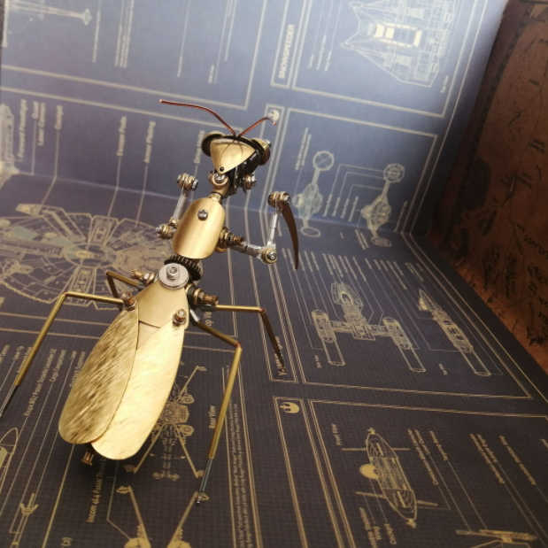 Punk 3D Metal Mechanical Insect Handicrafts Mechanical Praying